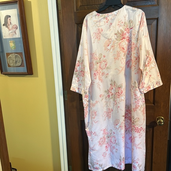 Miss Elaine XL pink floral satin robe #867955 fill zip front - Picture 8 of 8